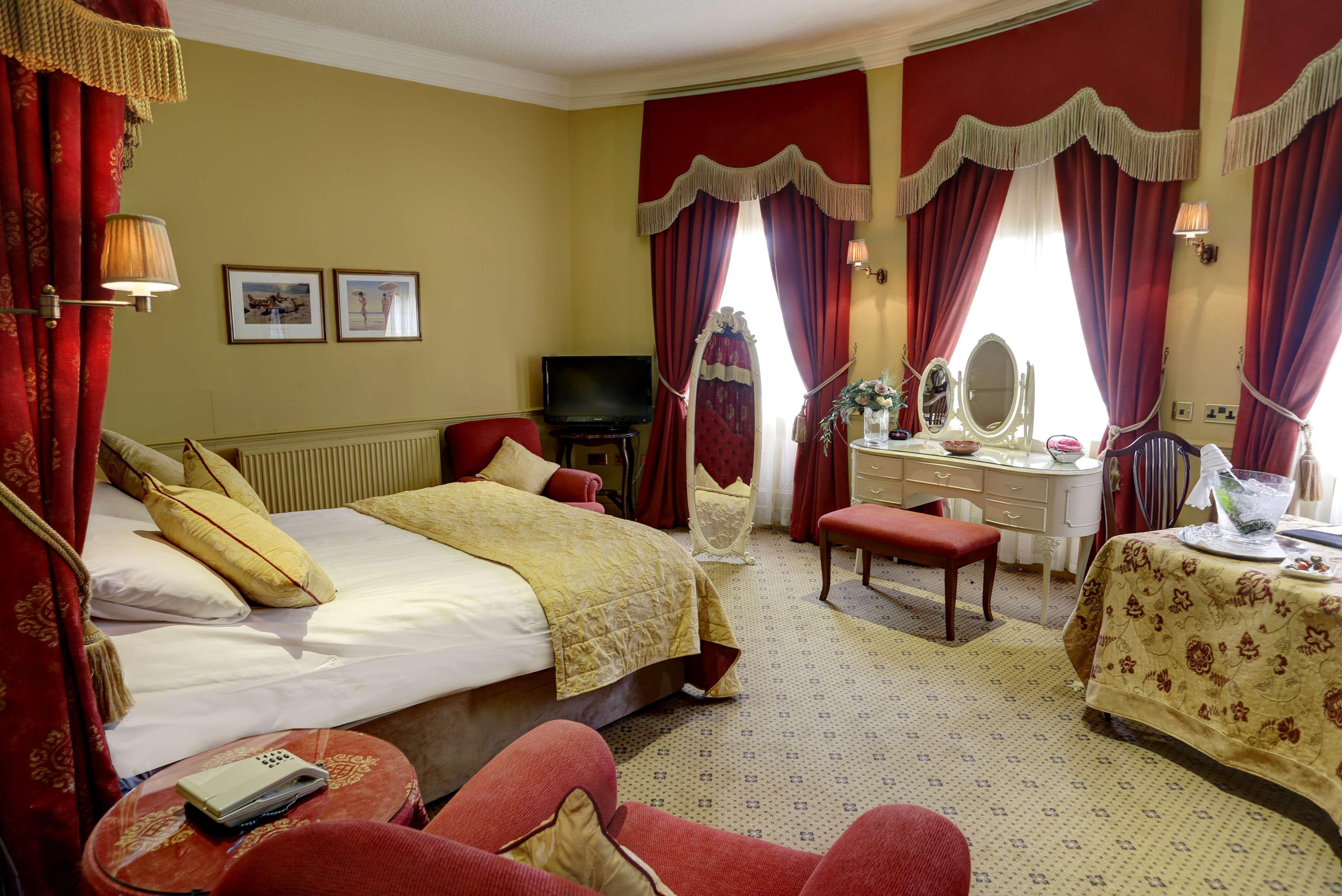 York Pavilion Hotel, Sure Hotel Collection By Best Western Exterior photo